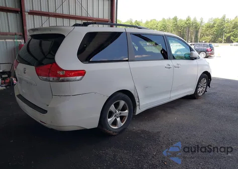 2011 Toyota Sienna Le V6 из США, поврежденный, VIN 5TDKK3DC8BS007447